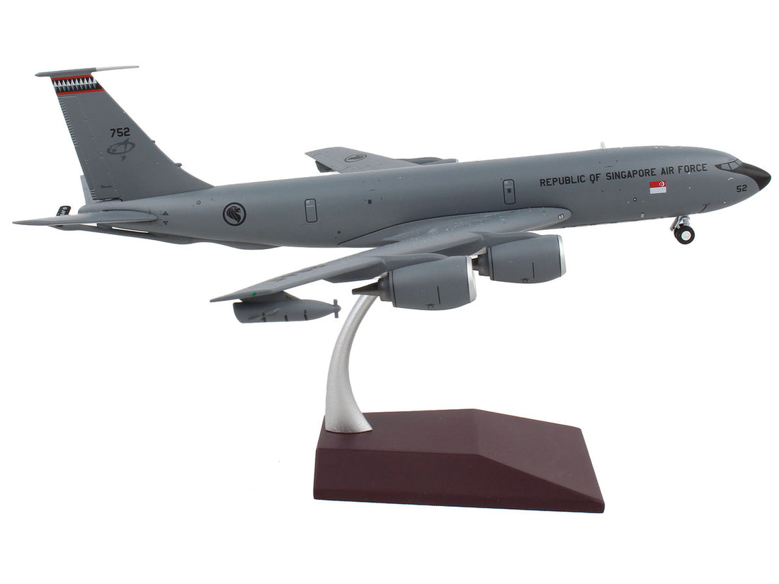 Boeing KC-135R Stratotanker Tanker Aircraft "Republic of Singapore Air Force" Gray "Gemini 200" Series 1/200 Diecast Model Airplane by GeminiJets-1