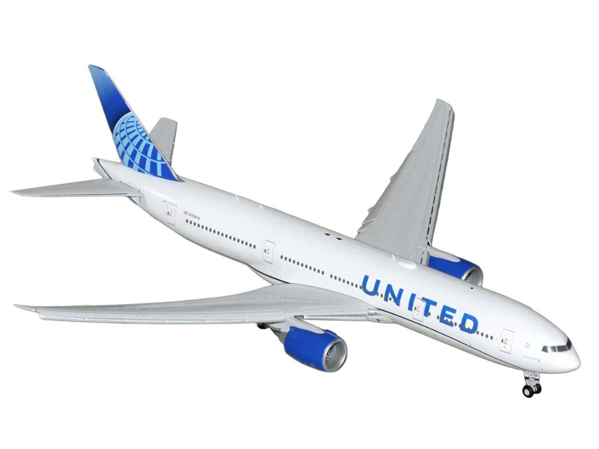Boeing 777-200ER Commercial Aircraft with Flaps Down "United Airlines" (N798UA) White with Blue Tail "Gemini 200" Series 1/200 Diecast Model by GeminiJets-0