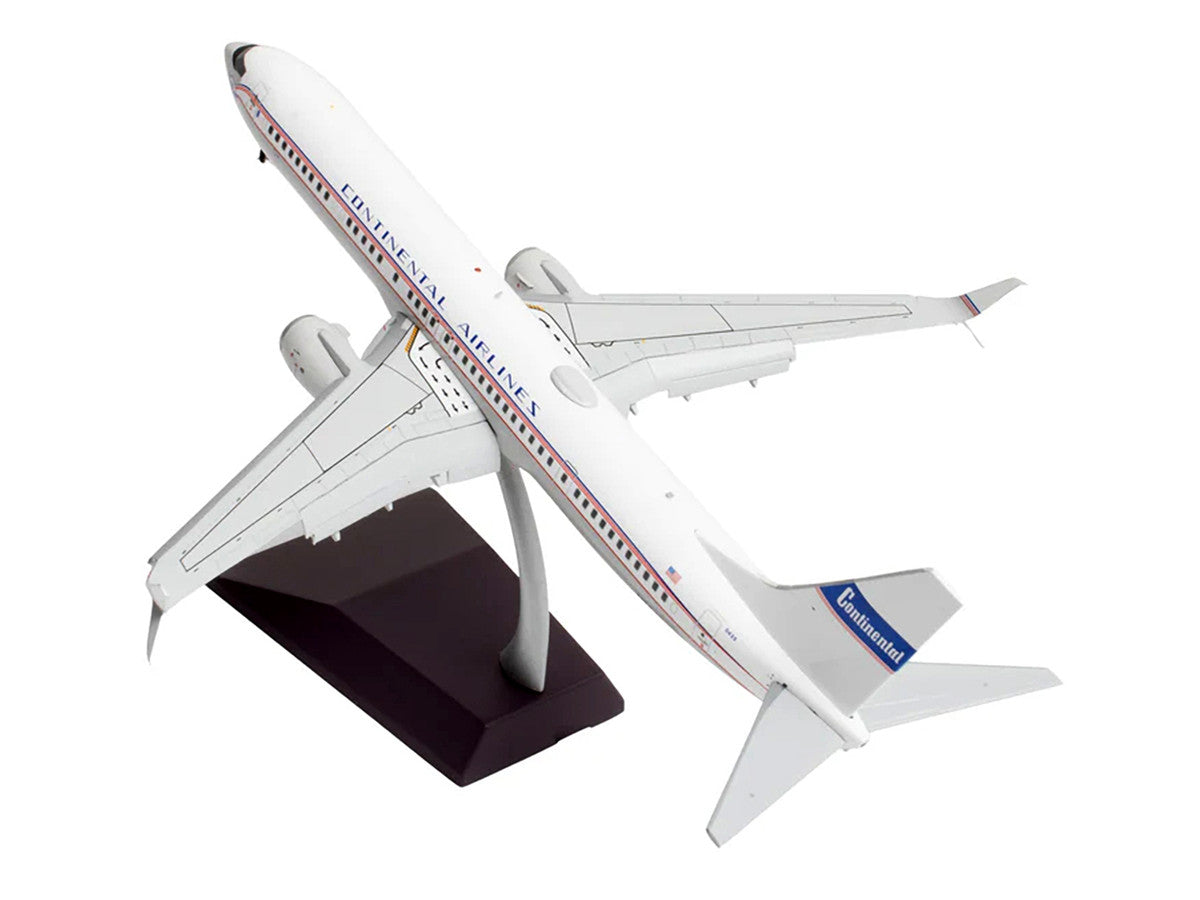 Boeing 737-900ER Commercial Aircraft with Flaps Down "Continental Airlines - United Airlines" (N75435) White with Red and Blue Stripes "Gemini 200" Series 1/200 Diecast Model Airplane by GeminiJets 3