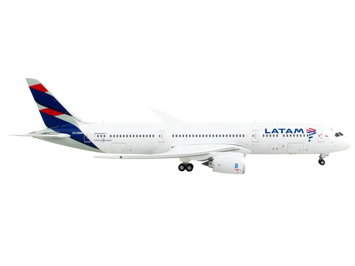 Boeing 787-9 Commercial Aircraft "LATAM Airlines" White with Blue Tail 1/400 Diecast Model Airplane by GeminiJets-1