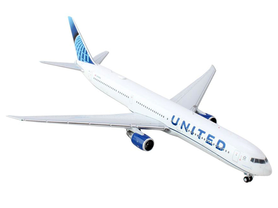 Boeing 767-400ER Commercial Aircraft "United Airlines" (N76064) White with Blue Tail 1/400 Diecast Model Airplane by GeminiJets-1