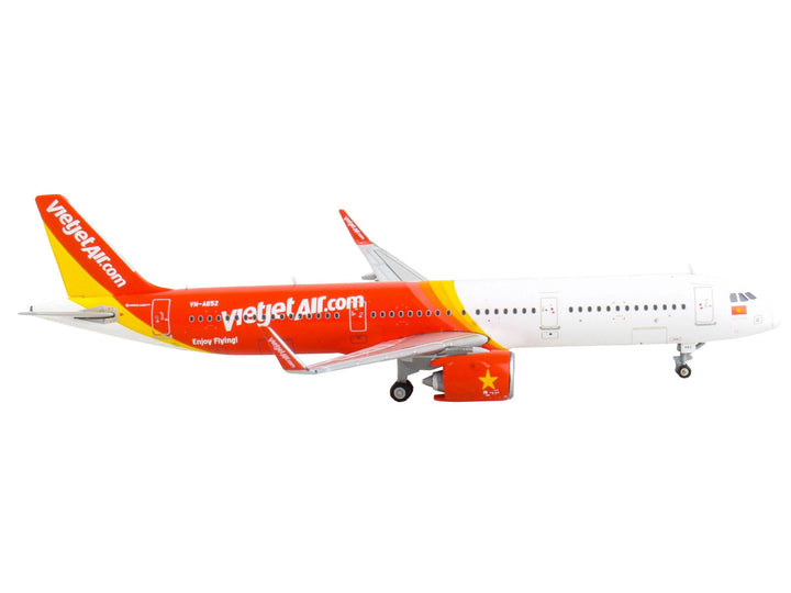 Airbus A321neo Commercial Aircraft "VietJet Air" White and Red 1/400 Diecast Model Airplane by GeminiJets-1