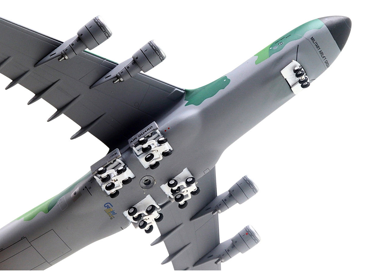 Lockheed C-5M Super Galaxy Transport Aircraft "New York Air National Guard 105th Airlift Wing Stewart Air National Guard Base" United States Air Force (68-0226) Green Camouflage "Gemini Macs" Series 1/400 Diecast Model Airplane by GeminiJets 4