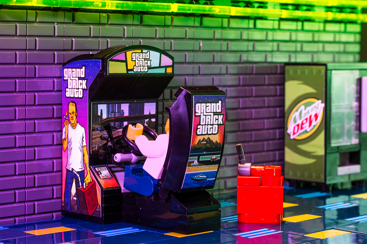 Grand Brick Auto - B3 Customs Arcade Racing Game made using LEGO parts 2