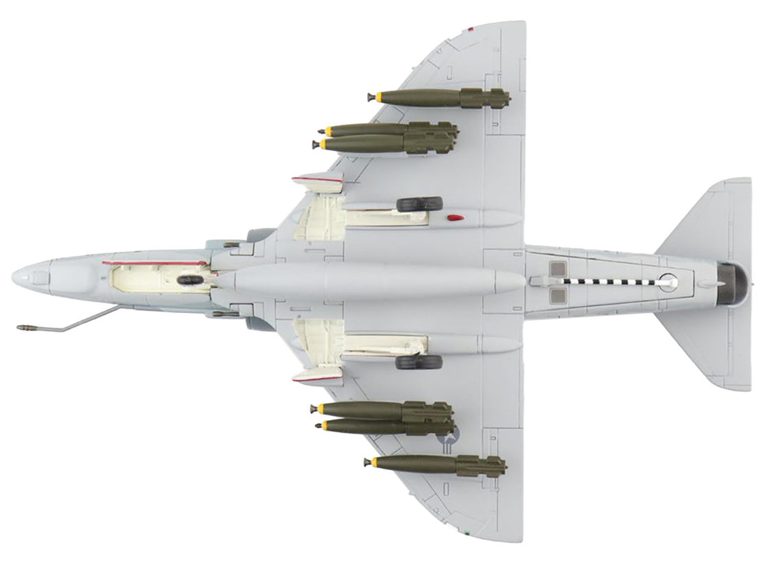 Douglas A-4F Skyhawk Attack Aircraft VMA-142 "Flying Gators" (1984) "Air Power Series" 1/72 Diecast Model by Hobby Master-3