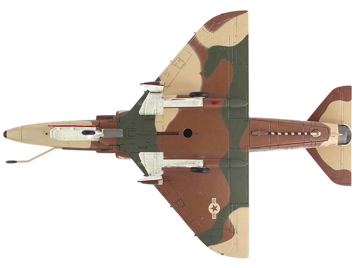 Douglas A-4E Skyhawk Aircraft "Aggressor 151095" (1985/6) United States Navy "Air Power Series" 1/72 Diecast Model by Hobby Master-3