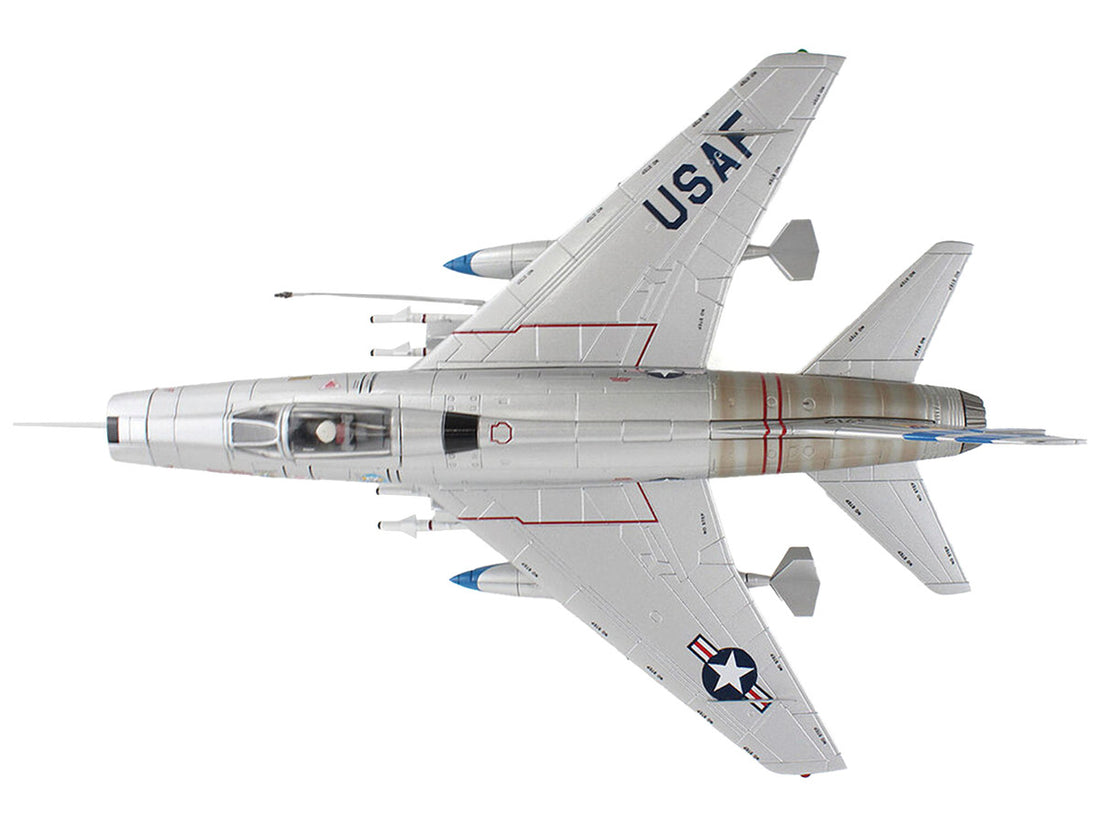 North American F-100D Super Sabre Fighter Aircraft "307th Tactical Fighter Squadron (TFS) Bien Hoa Air Base" (1965) United States Air Force "Air Power Series" 1/72 Diecast Model by Hobby Master-2