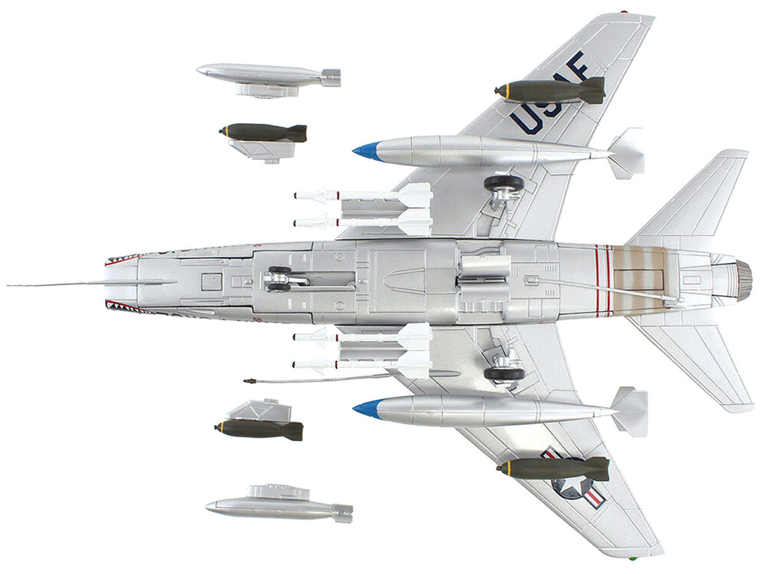 North American F-100D Super Sabre Fighter Aircraft "307th Tactical Fighter Squadron (TFS) Bien Hoa Air Base" (1965) United States Air Force "Air Power Series" 1/72 Diecast Model by Hobby Master-3