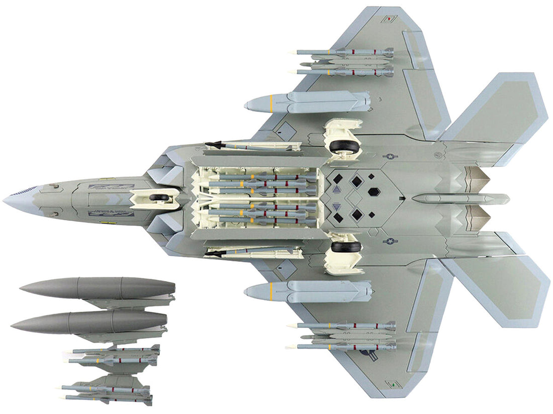 Lockheed F-22 Raptor Stealth Aircraft "Spirit of America" United States Air Force "Air Power Series" 1/72 Diecast Model by Hobby Master-2