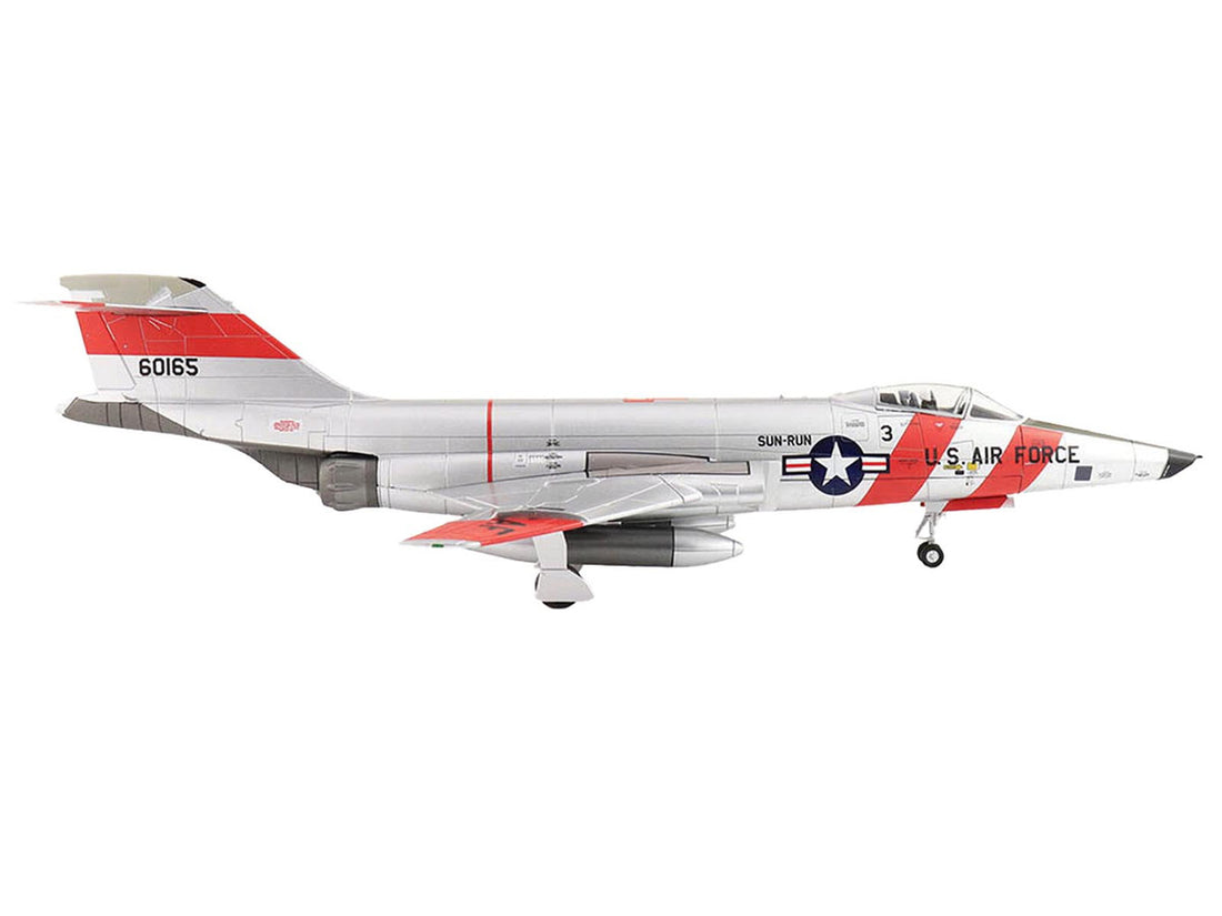 McDonnell RF-101C Voodoo Fighter Aircraft "Operation Sun Run 363rd TRW" (1957) United States Air Force "Air Power Series" 1/72 Diecast Model by Hobby Master-1