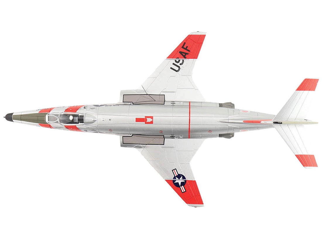 McDonnell RF-101C Voodoo Fighter Aircraft "Operation Sun Run 363rd TRW" (1957) United States Air Force "Air Power Series" 1/72 Diecast Model by Hobby Master-4