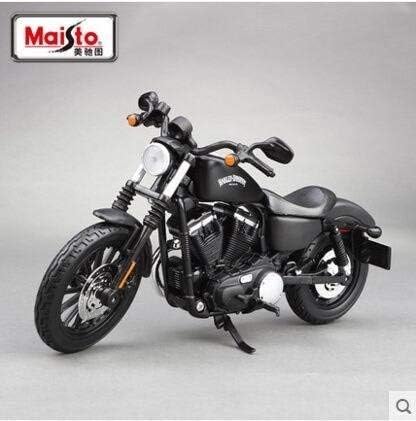 Harley-Davidson 2014 Sportster Iron 883 Motorcycle 1:12 Diecast by Maisto Front View