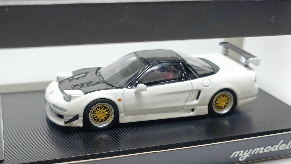 Honda NSX NA1 White Carbon  1:64 Scale Diecast Model by Model Collect Mounted Display View