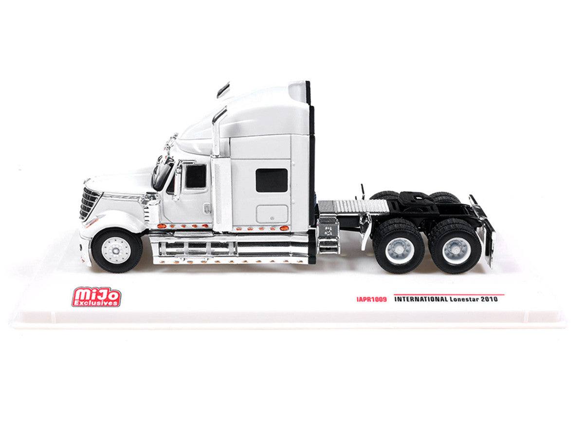 International Lonestar 2010 Truck Tractor White 1/64 Diecast Model by IXO Models 2