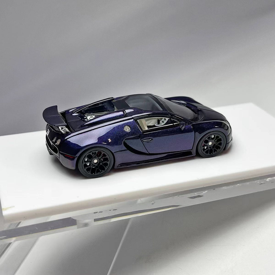 Bugatti Veyron Chameleon Carbon Purple Resin 1:64 by LJM Mounted Passenger Side View