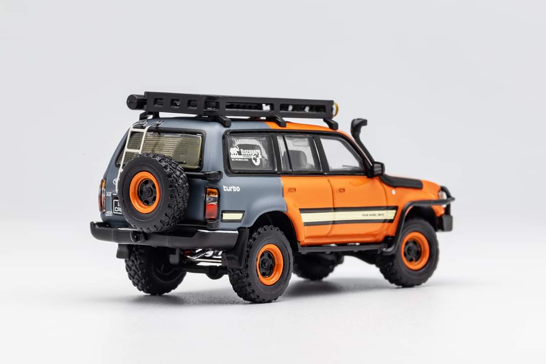 Toyota Land Cruiser LC80 Modified Version With Accessories 1:64 by GCD 10