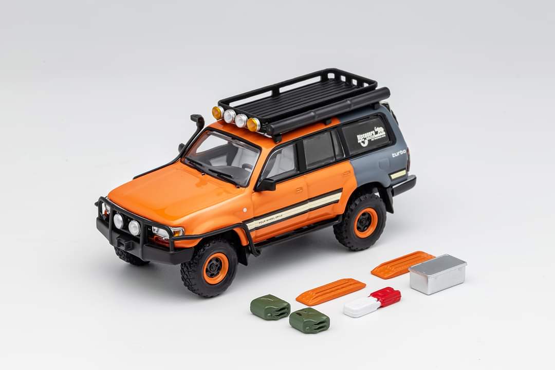 Toyota Land Cruiser LC80 Modified Version With Accessories 1:64 by GCD 9