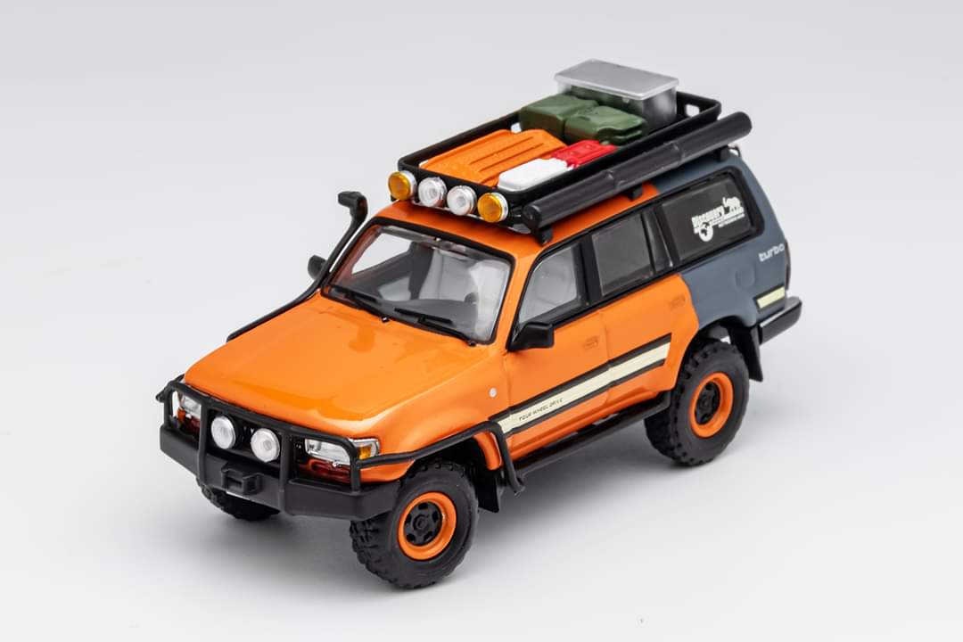 Toyota Land Cruiser LC80 Modified Version With Accessories 1:64 by GCD 7