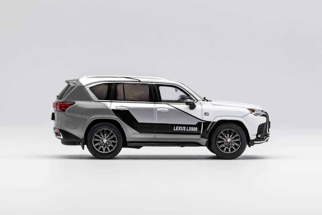 Lexus LX600 Sport BLACK / SPORT LATTE / WHITE 1:64 by GCD