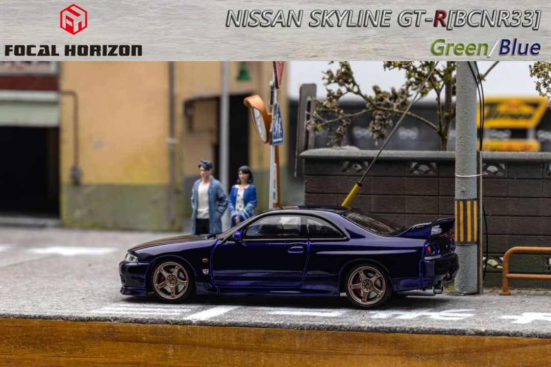 Nissan Skyline R33 GT-R 4TH Gen 400R GREEN / BLUE 1:64 by Focal Horizon Blue Side View