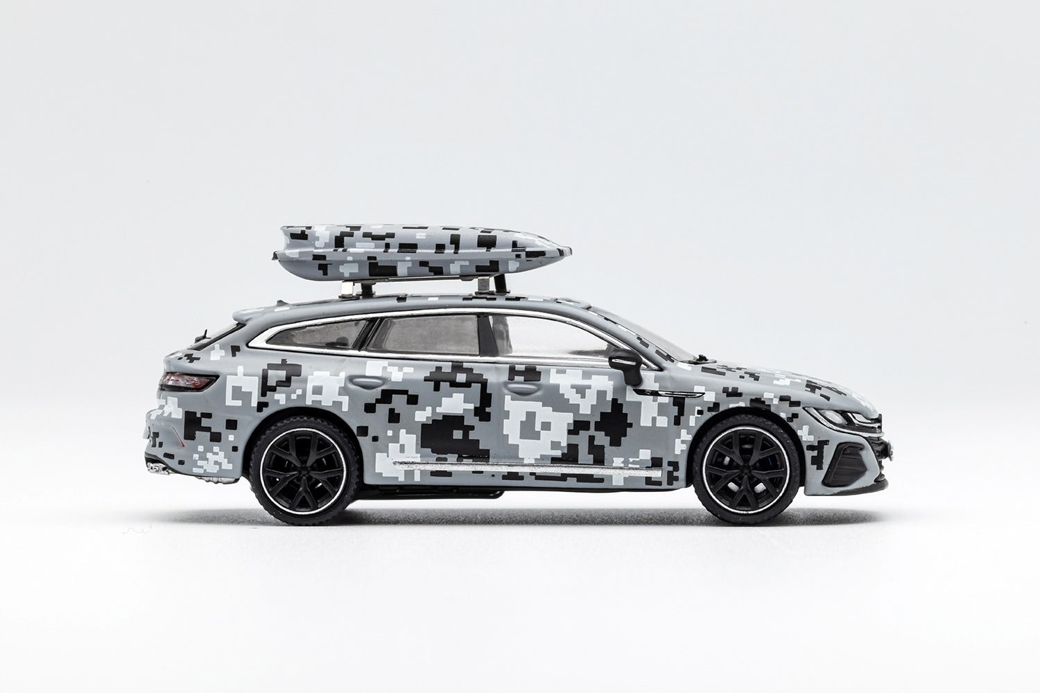 バンダイ VOLKSWAGEN アビュランス 約25cm GCD Volkswagen Arteon R Grey Urban Camouflage 1:64 KS-030-202