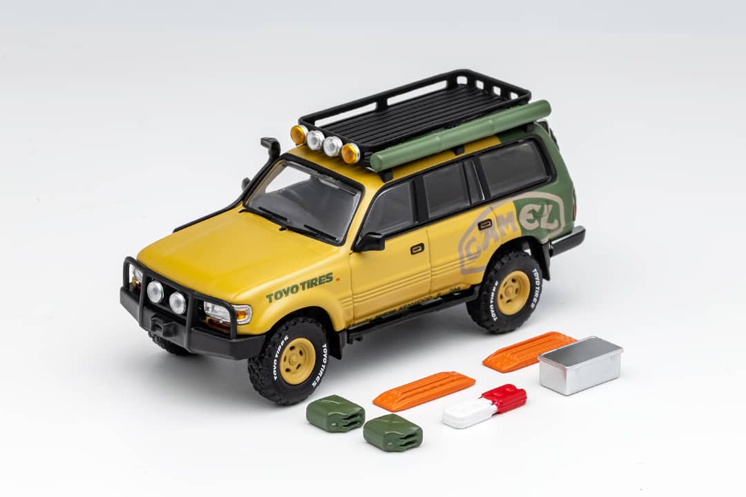 ミニカー LC80 Toyota Land Cruiser LC80 Camel Cup Version With Accessories 1:64