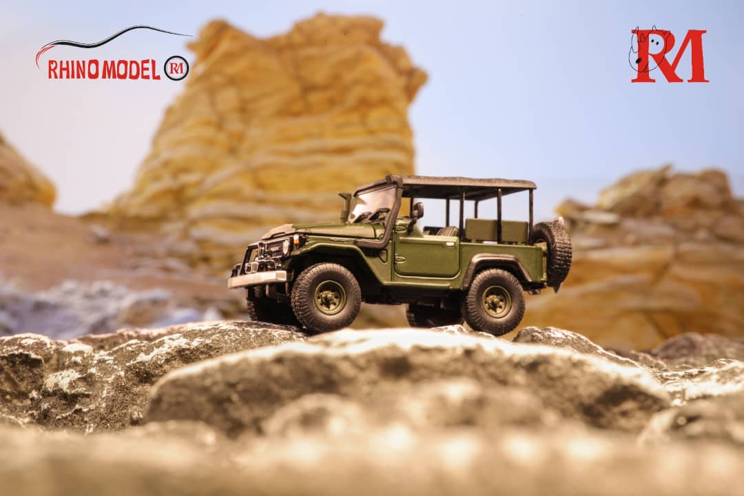 Toyota Land Cruiser FJ40 Pick Up Army Green 1:64 by Rhino Model