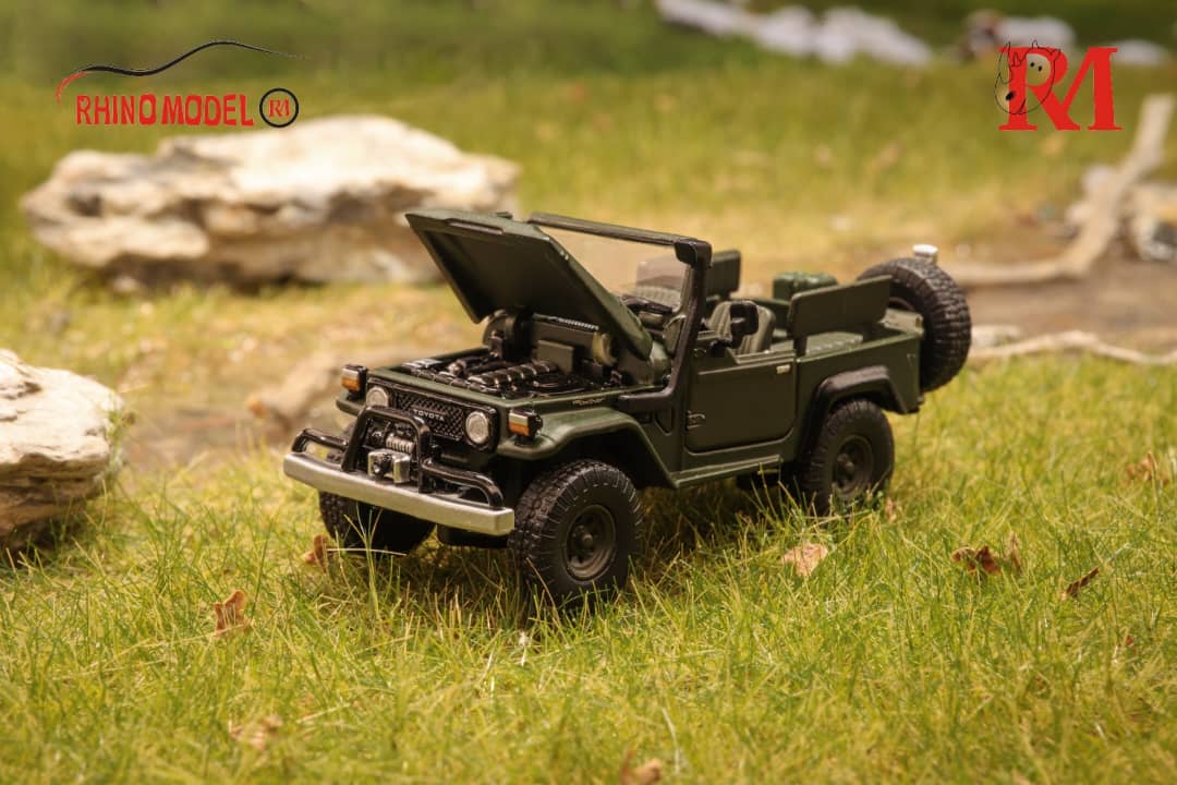 Toyota Land Cruiser FJ40 Pick Up Army Green 1:64 by Rhino Model Open Hood