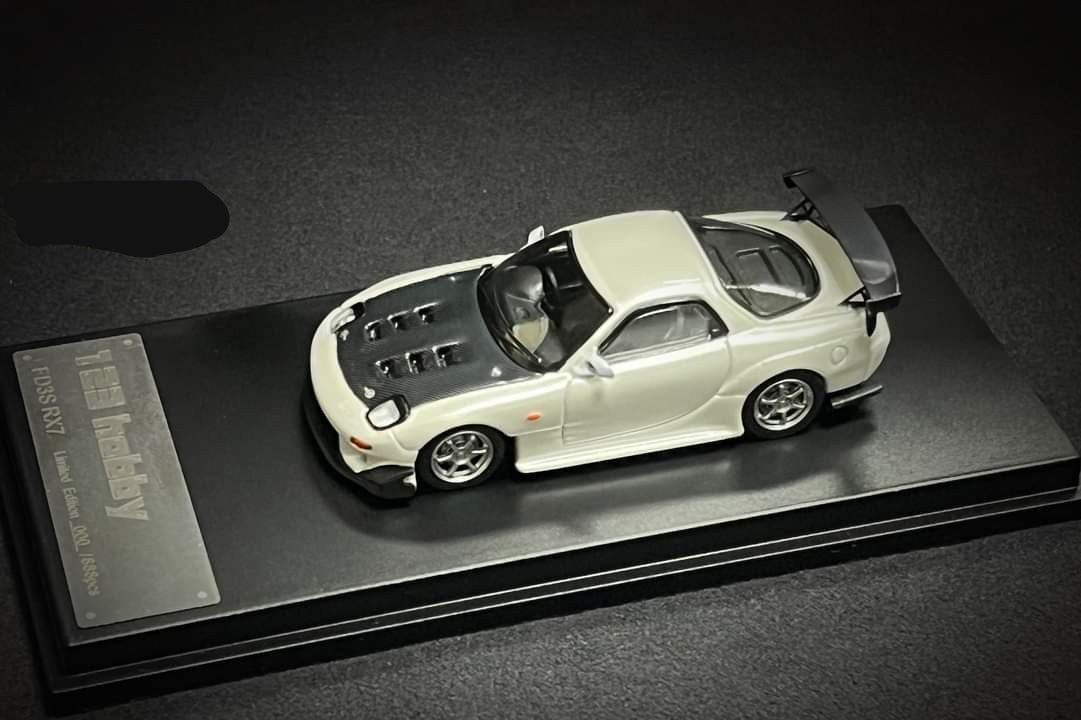 Mazda FD3S RX-7 in Pearl White 1:64 by 123 Hobby 3