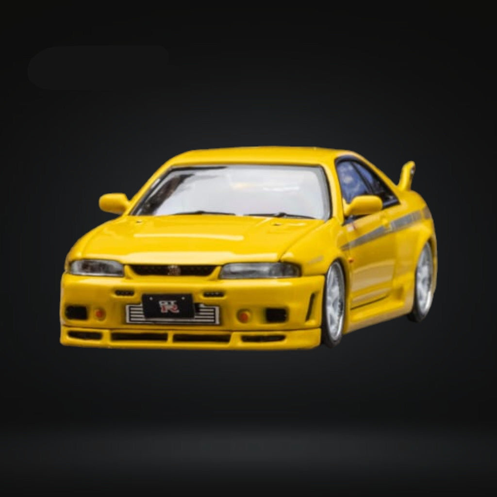 Nissan Skyline R33 GT-R 4TH Gen 400R in Yellow Openable Hood 1:64