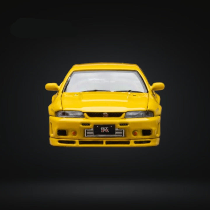 Nissan Skyline R33 GT-R 4TH Gen 400R in Yellow Openable Hood 1:64 by Focal Horizon Front View