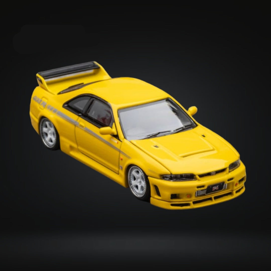 Nissan Skyline R33 GT-R 4TH Gen 400R in Yellow Openable Hood 1:64 by Focal Horizon Angled Front View