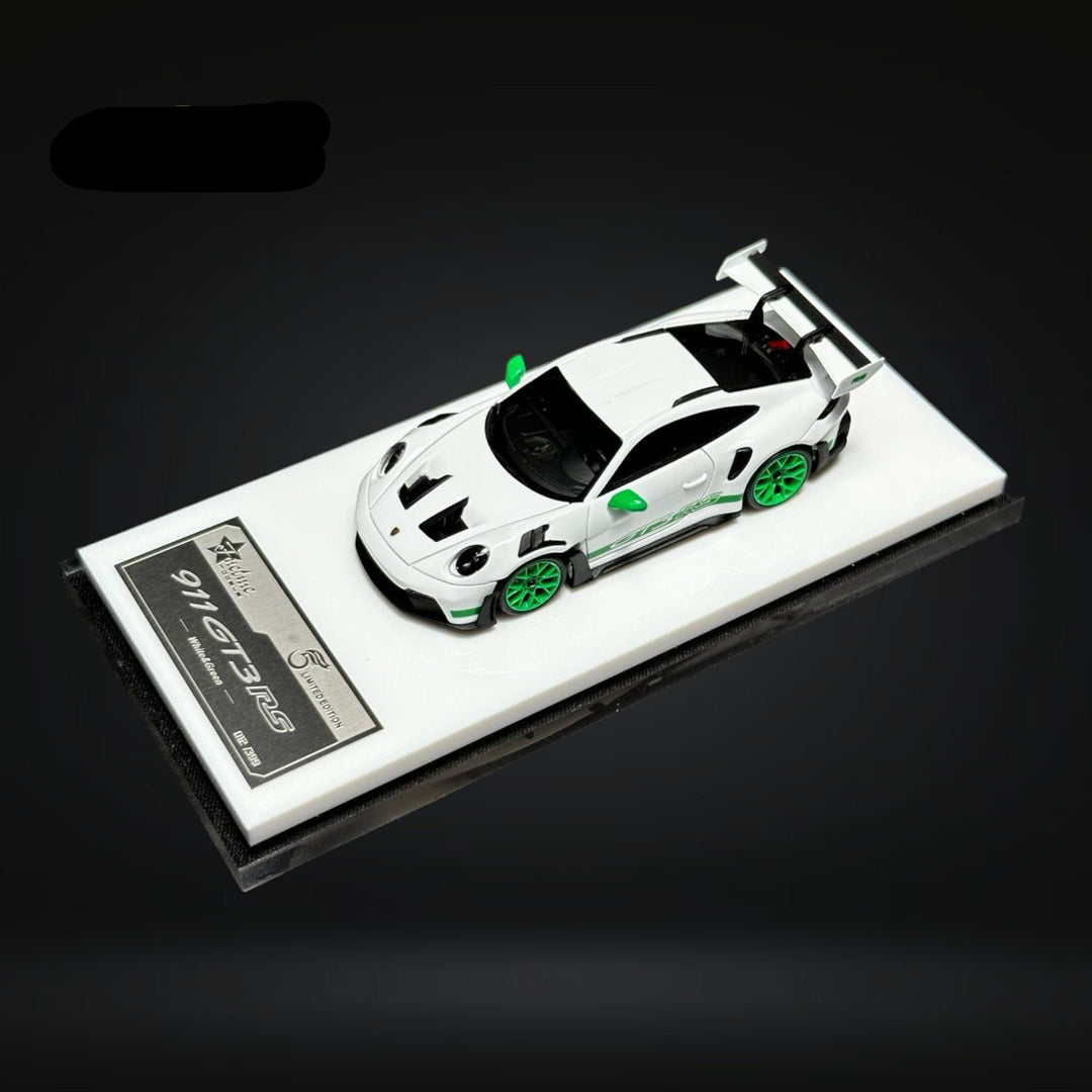 Porsche 911 (992) GT3 RS in Tribute Green 1:64 by FuelMe