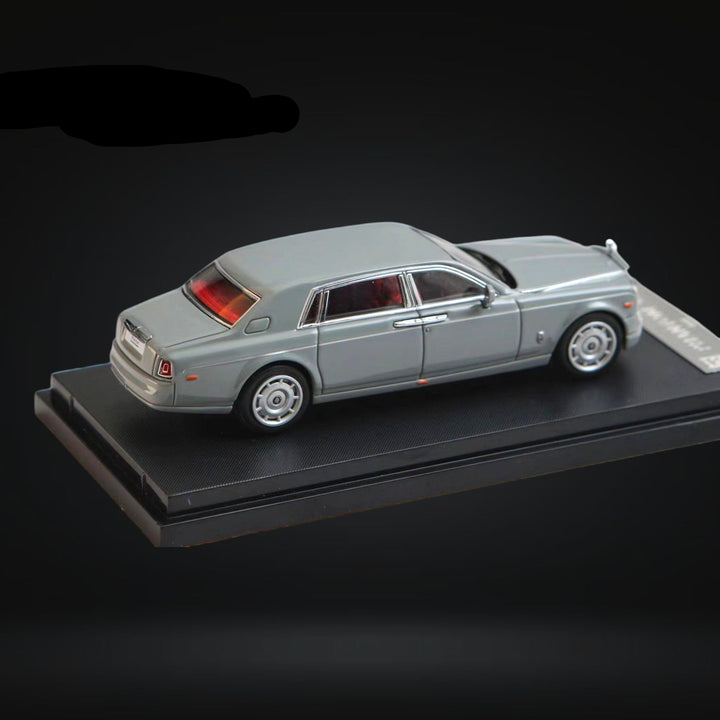 Rolls Royce Phantom VII Cement Gray 1:64 Limited to 300 Pcs by Street Weapon 2