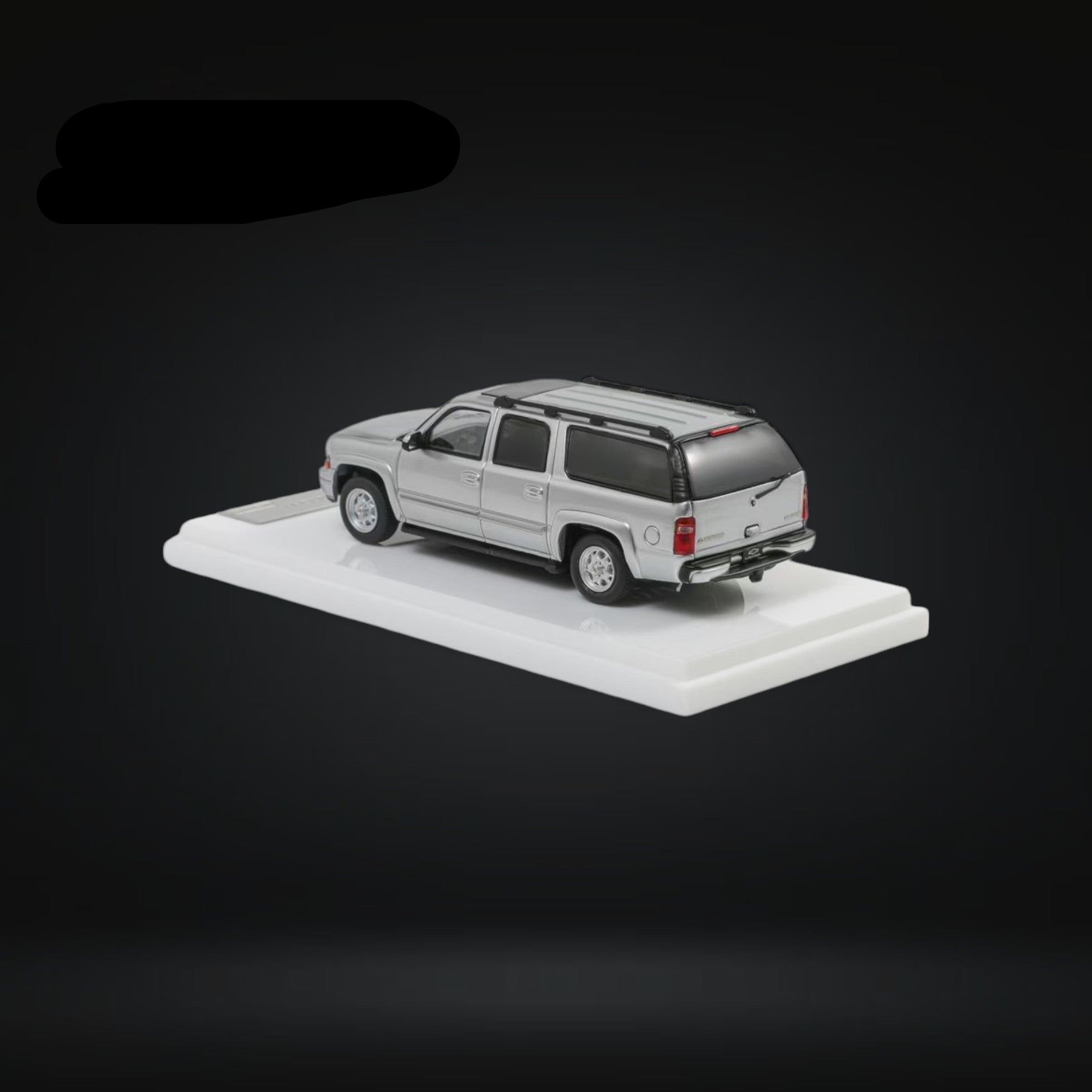 Chevrolet Suburban in Silver 1:64 by MK Miniatures – Big Boy