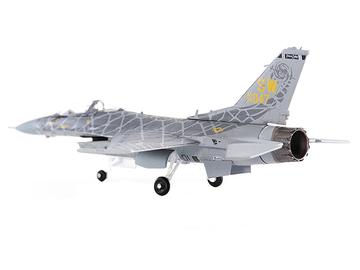 Lockheed Martin F-16C Fighting Falcon Fighter Aircraft "Viper Demo Team" (2021) United States Air Force 1/144 Diecast Model by JC Wings-2