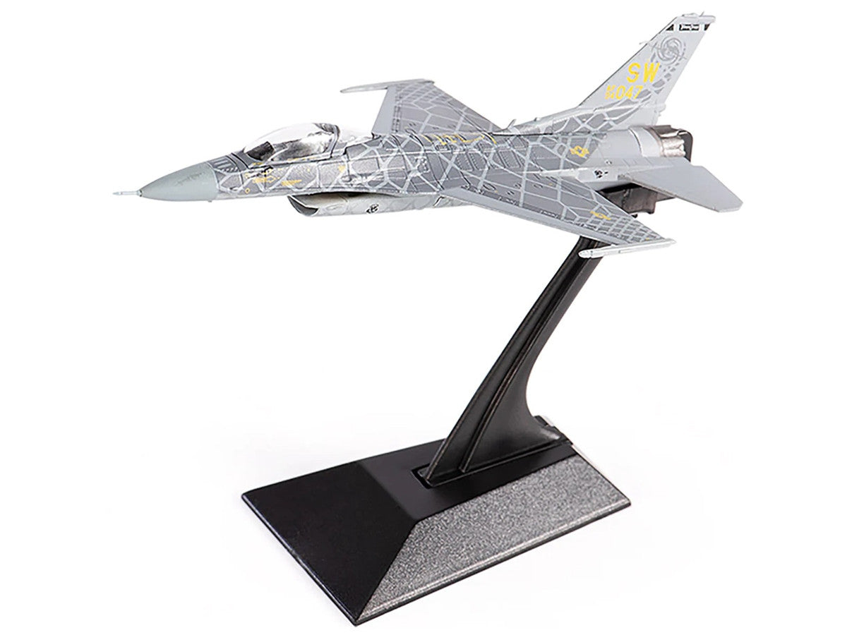 Lockheed Martin F-16C Fighting Falcon Fighter Aircraft "Viper Demo Team" (2021) United States Air Force 1/144 Diecast Model by JC Wings-3