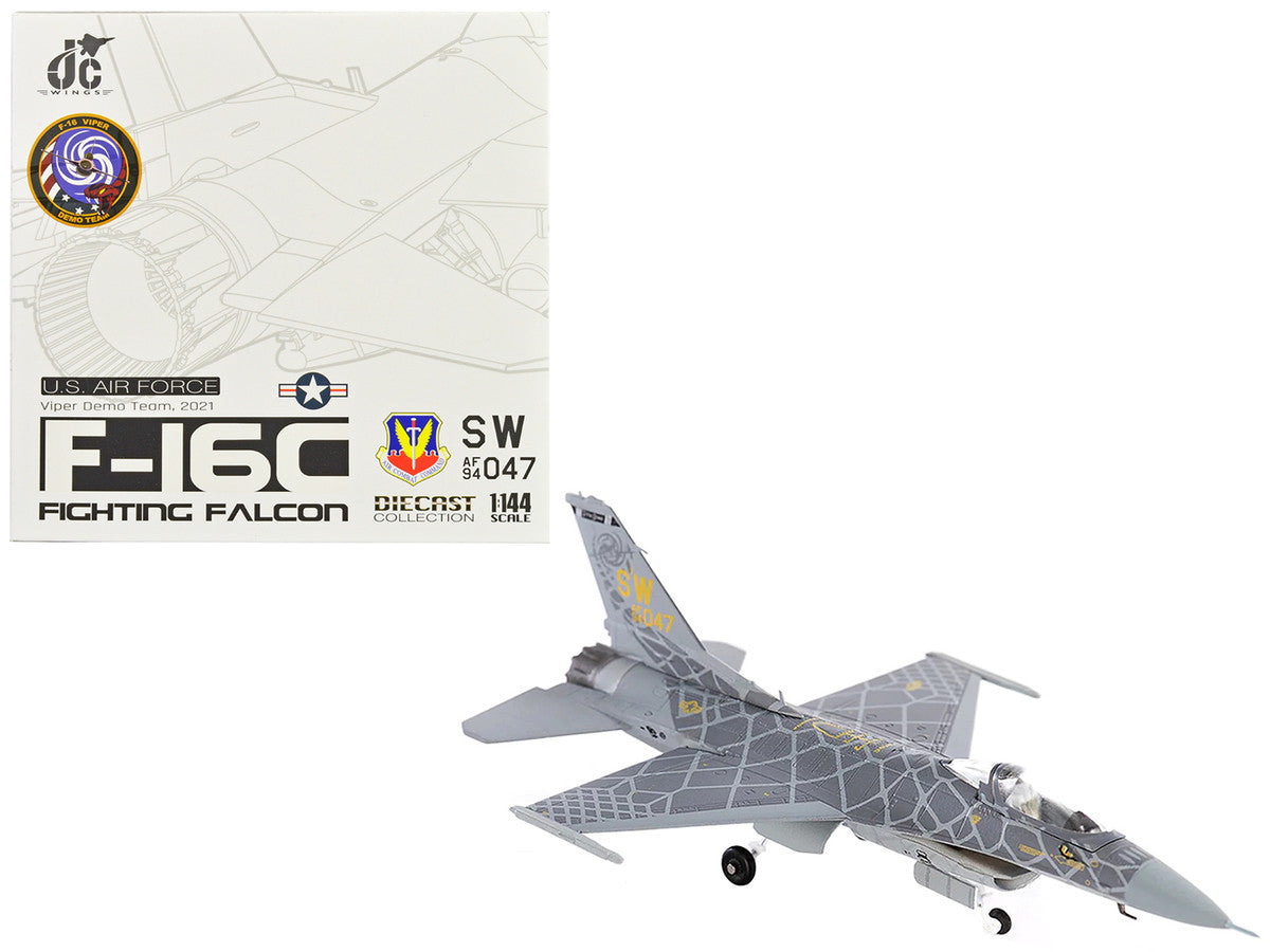 Lockheed Martin F-16C Fighting Falcon Fighter Aircraft "Viper Demo Team" (2021) United States Air Force 1/144 Diecast Model by JC Wings-0
