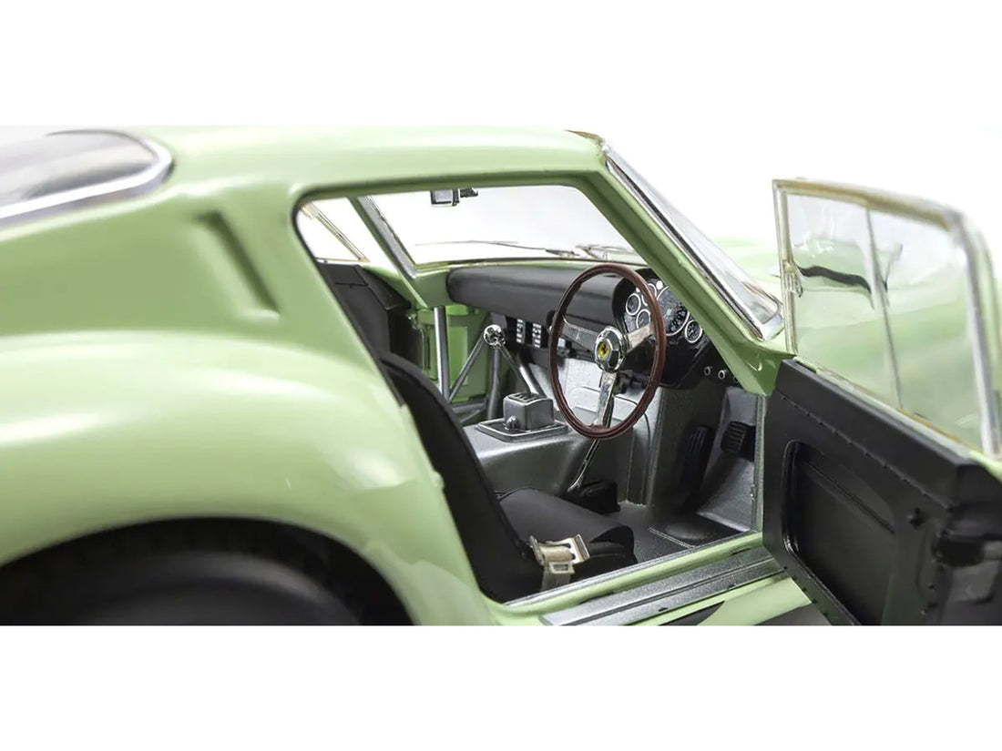 Ferrari 250 GTO #15 Innes Ireland Winner "Goodwood Tourist Trophy" (1962) 1/18 Diecast Model Car by Kyosho 4