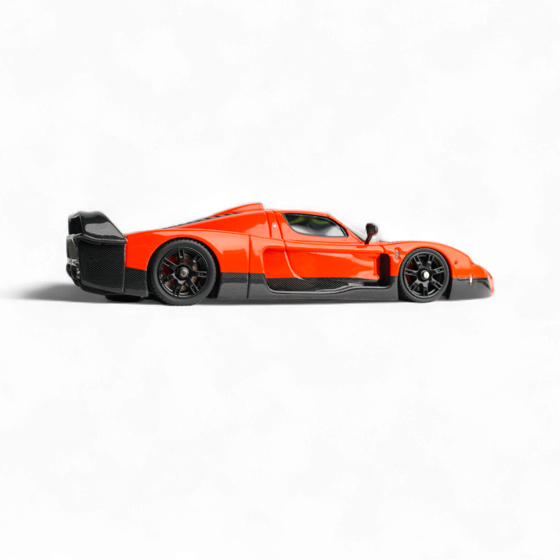 Maserati MC12 Stradale Corsa 2-Tone Orange - Carbon FIber - Resin 1:64 by YM Model 3