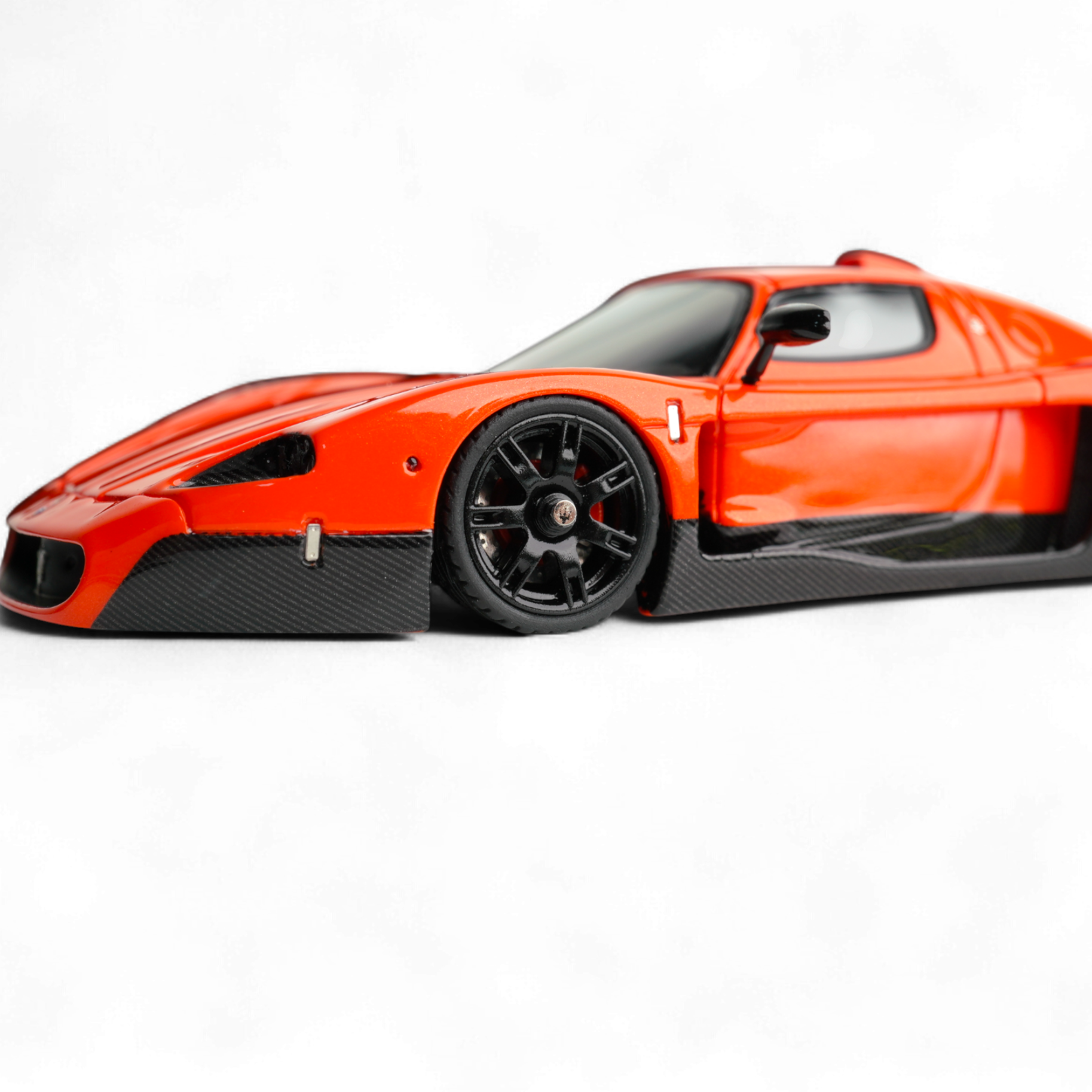 Maserati MC12 Stradale Corsa 2-Tone Orange - Carbon FIber - Resin 1:64 by YM Model 5