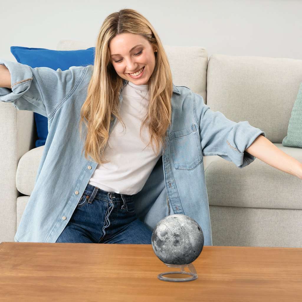 Rompecabezas 3D de 74 piezas de la Luna iluminada de Ravensburger