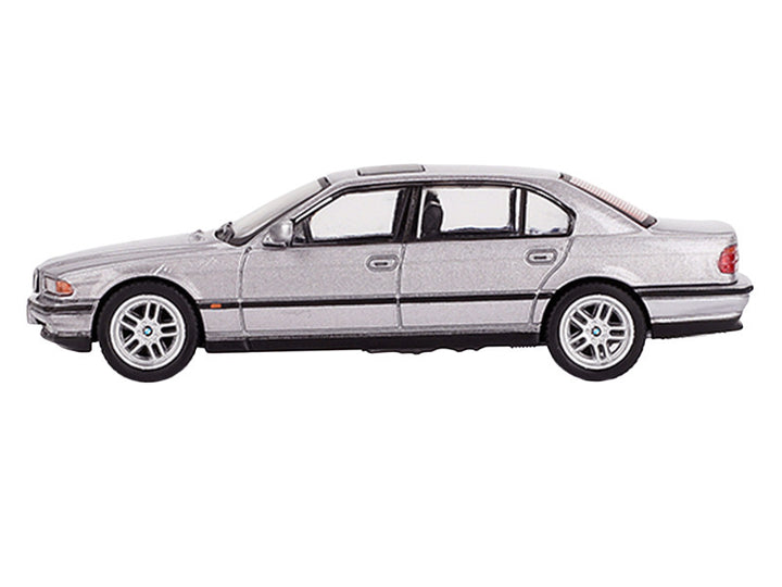 BMW 750IL Aspen Silver Metallic with Sun Roof Limited Edition 1/64 Diecast Model Car by Mini GT