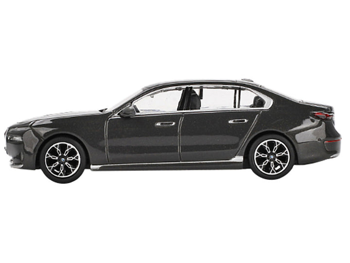 BMW i7 xDrive60 Dravit Gray Metallic Limited Edition 1/64 Diecast Model Car by Mini GT-0