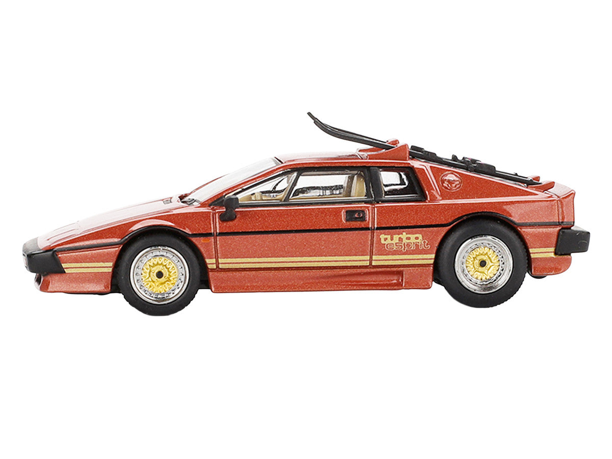 Lotus Esprit Turbo RHD (Right Hand Drive) Copper Fire Metallic with Skiis 007 James Bond "For Your Eyes Only" (1981) Movie Limited Edition 1/64 Diecast Model Car by Mini GT 3