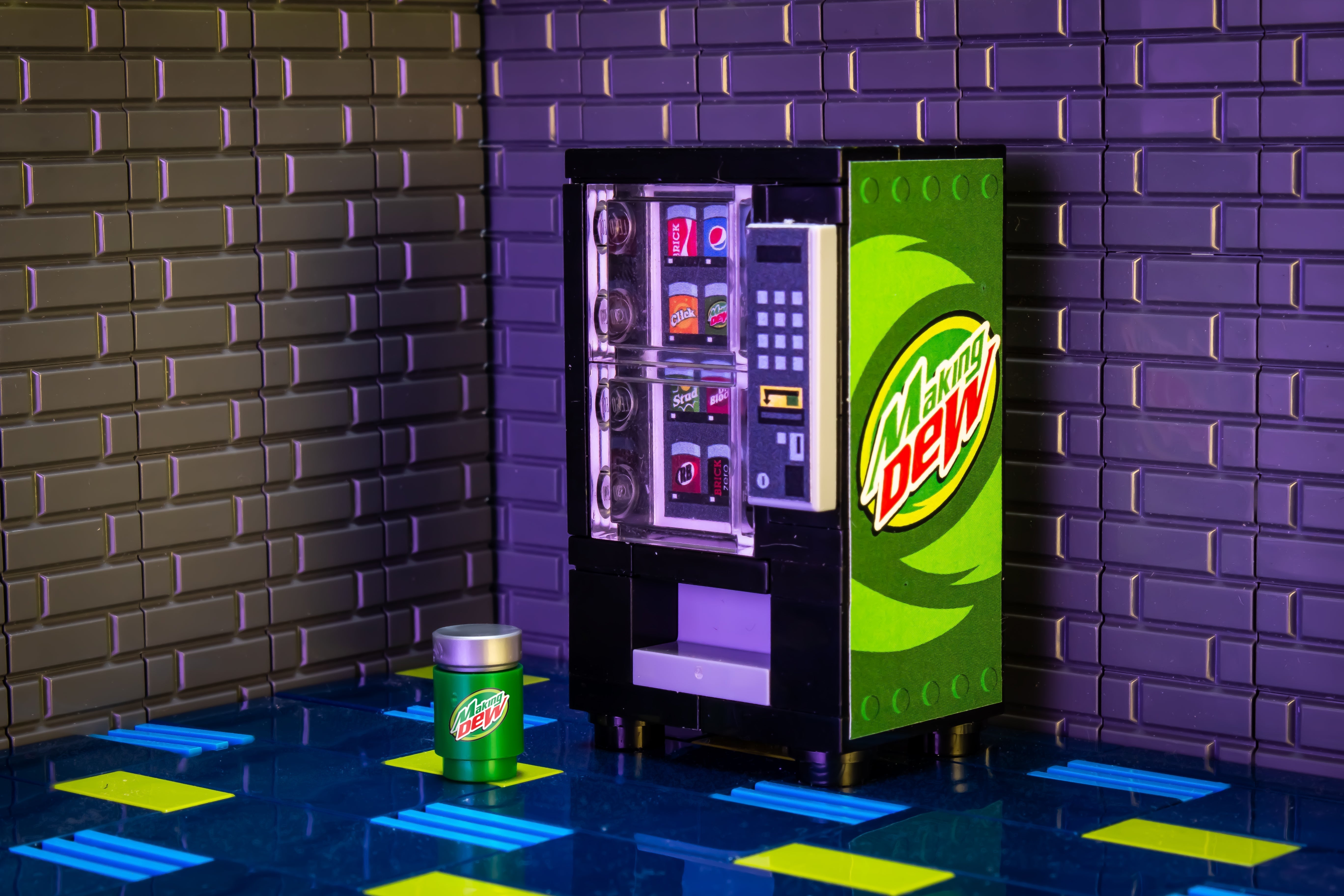 Making Dew - B3 Customs Soda Vending Machine made using LEGO parts 3