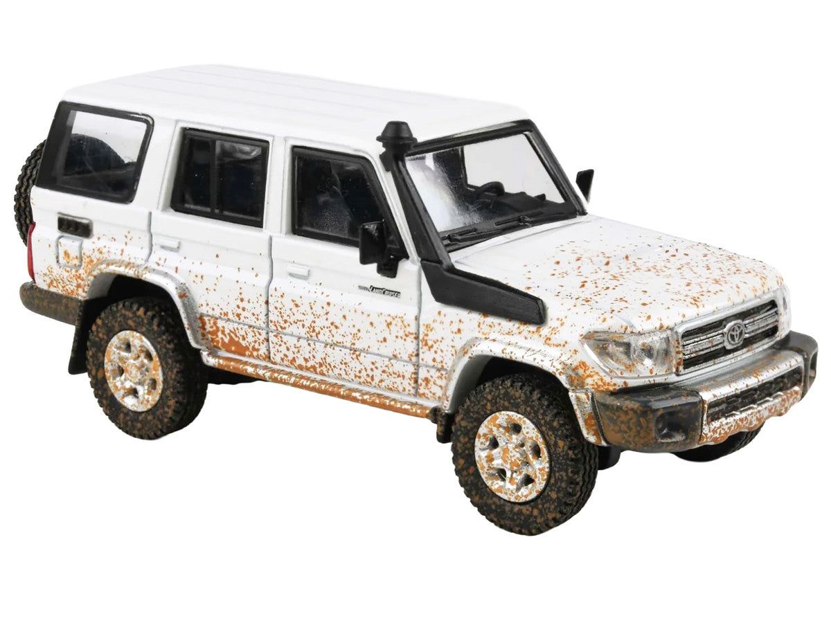 2014 Toyota Land Cruiser 76 White (Dirty Off Road Effect) 1/64 Diecast Model Car by Paragon Models-2