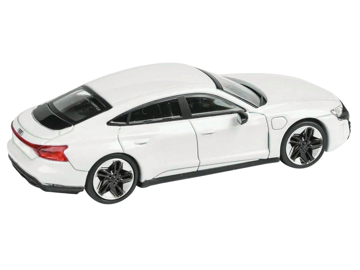 Audi E-tron GT RS Ibis White Metallic 1/64 Diecast Model Car by Paragon Models-1