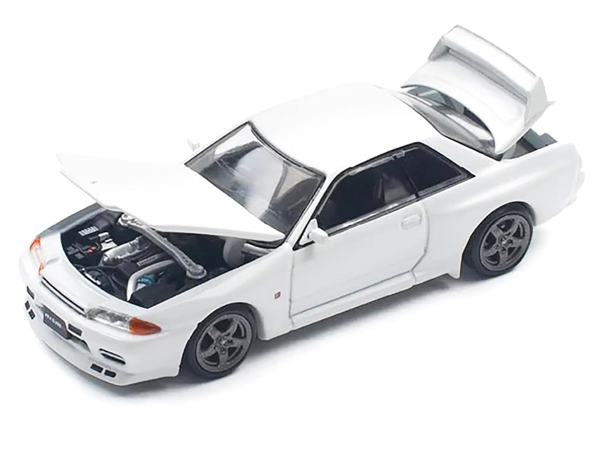 GTR R32 RHD (Right Hand Drive) Crystal White 1/64 Diecast Model Car by Pop Race-1