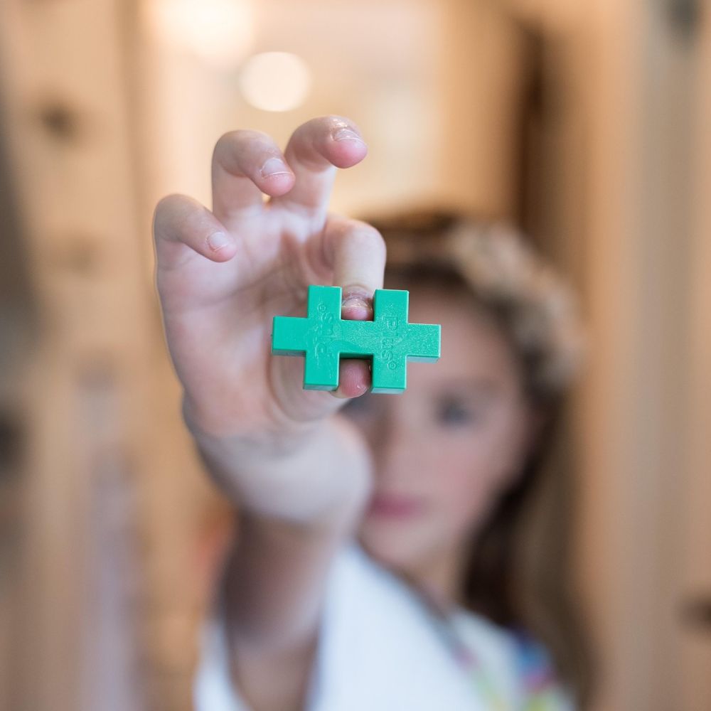 Plus Plus Big 200 Piece Tub Puzzle Blocks - Block Size